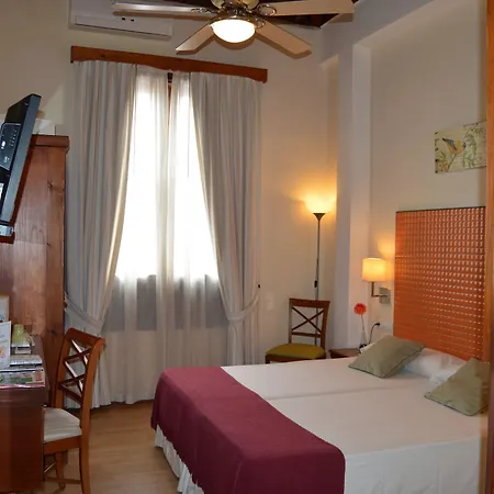 Hotel Gara 4*