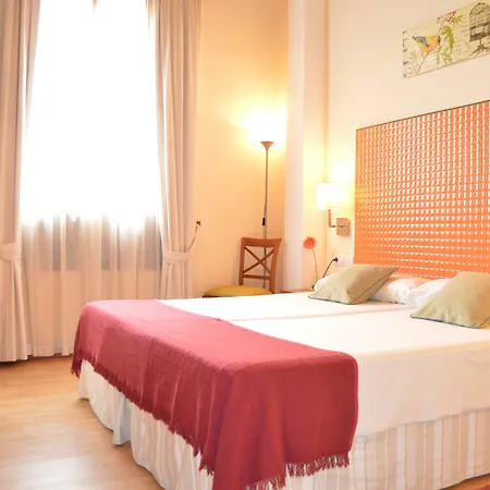 Hotel Gara 4*